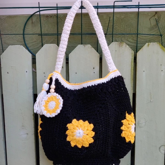Handmade Crochet Mini Hand Bag - Picture 11 of 12
